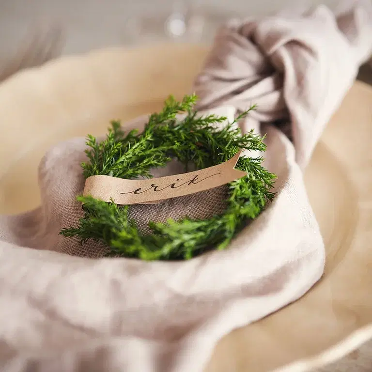 Lag dine egne minikranser til bordpynten 