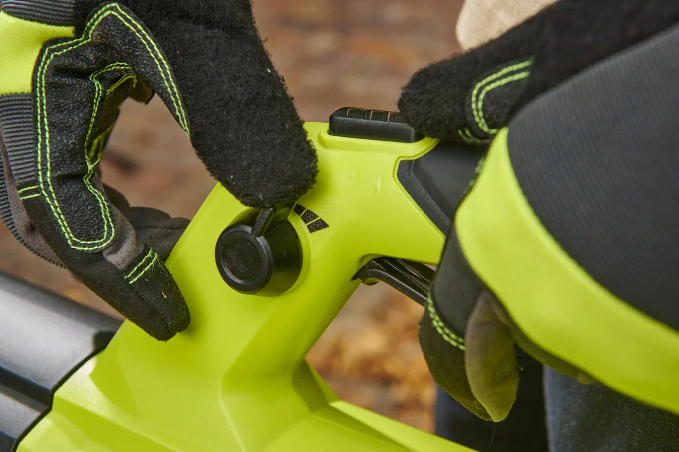 Løvblåser RY18BLXD