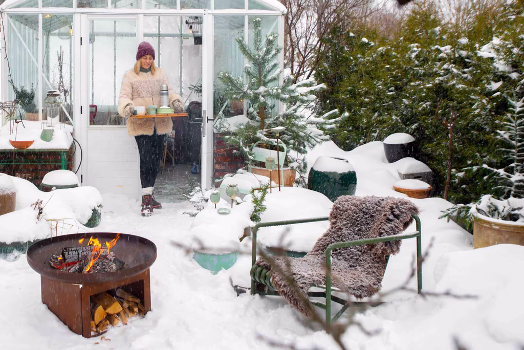 Hagebesøk: Snøfnugg og hageglede hos Anniken i Holmestrand